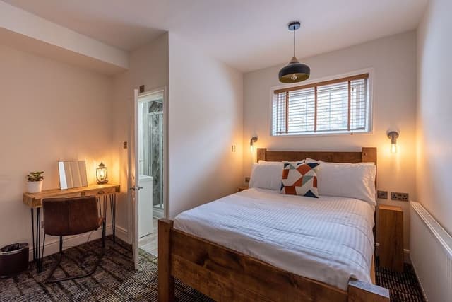 Double Room (Room 2 Room only)