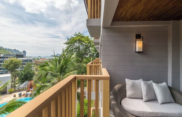 Premium Room, 1 King Bed, Balcony, Pool View