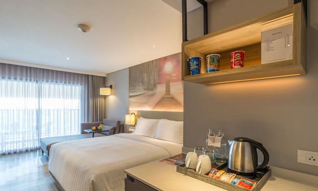 Premium Room, 1 King Bed, Balcony, Pool View