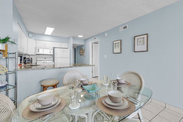 Signature Condo, 3 Bedrooms, Balcony, Ocean View