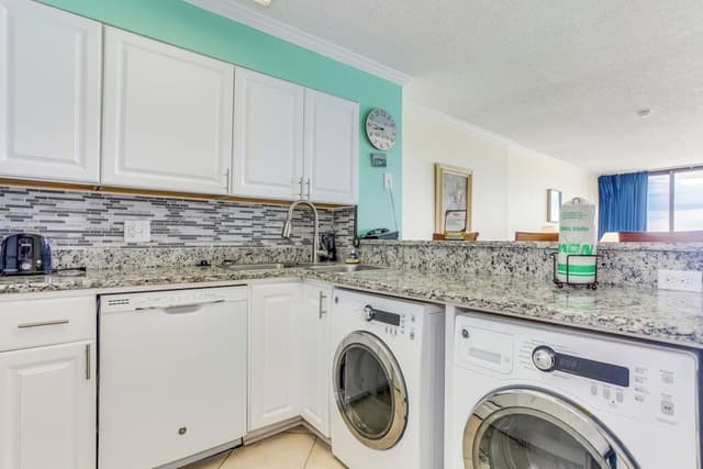 Exclusive Condo, 3 Bedrooms, Balcony, Ocean View