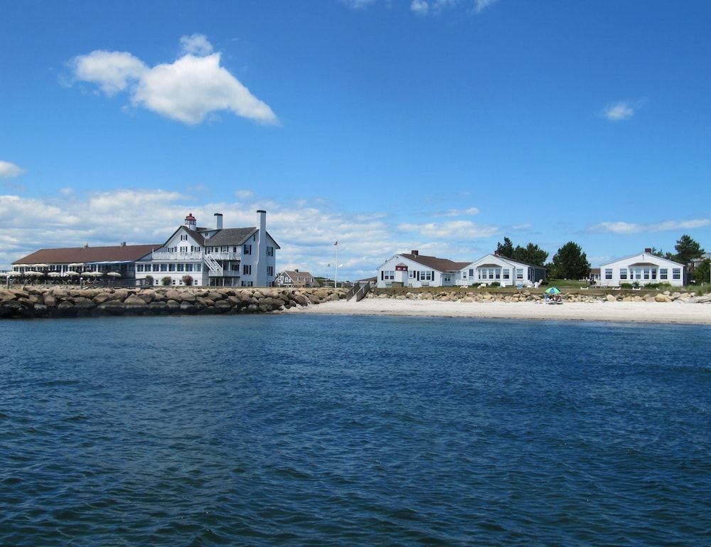 LIGHTHOUSE INN2