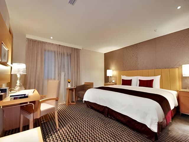 Super King Suite