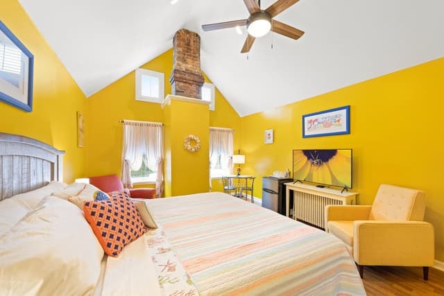 Room, Private Bathroom (Sunflower)