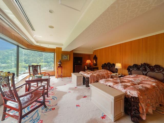 Annex Building Suite Room Non-Smoking