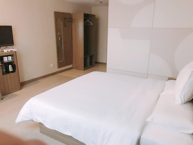 Huazhu - Superior BedRoom