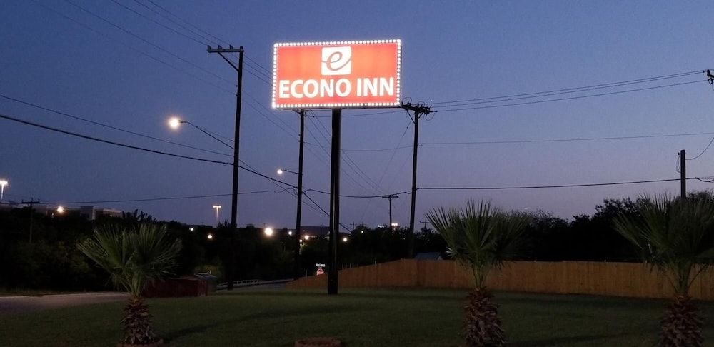 Econo Inn Lackland4