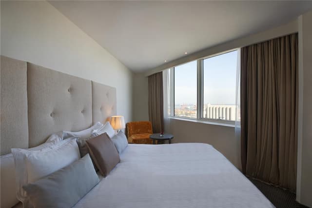 PRESIDENTIAL SUITE 2 BEDROOMS W LIVING ROOM
