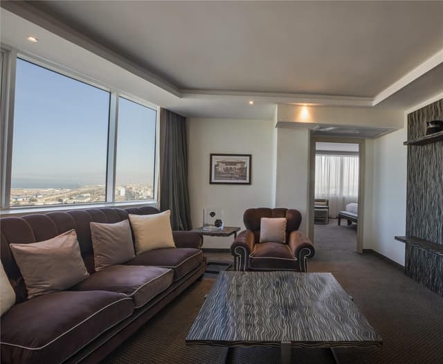 KING ONE BEDROOM PREMIUM SUITE