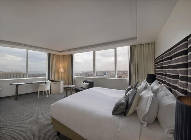 KING ONE BEDROOM PREMIUM SUITE