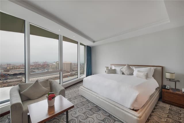 ROYAL SUITE 2 BEDROOMS AND BATHROOMS