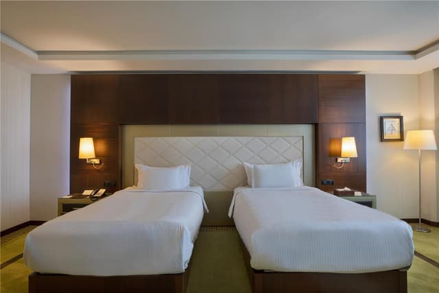 TWIN DELUXE ROOM