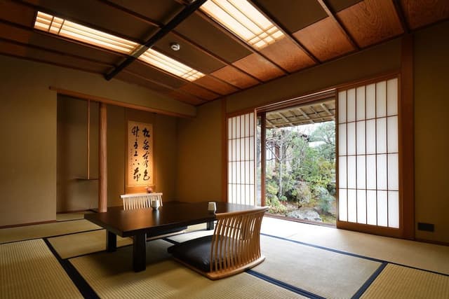 Japanese Style Twin Bed Room with Onsen (No smoking)