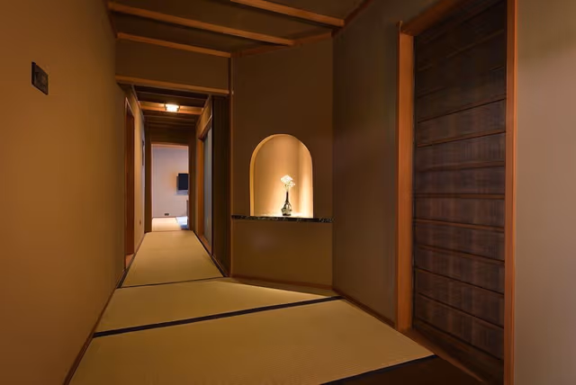 Premium Suite, Courtyard Area