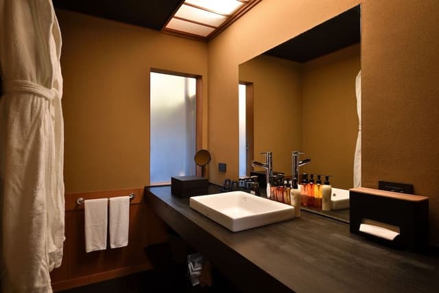 Japanese Style Twin Bed Room with Onsen (No smoking)