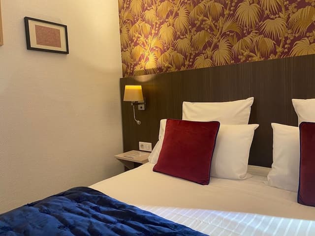 Comfort Double Room, Bathtub