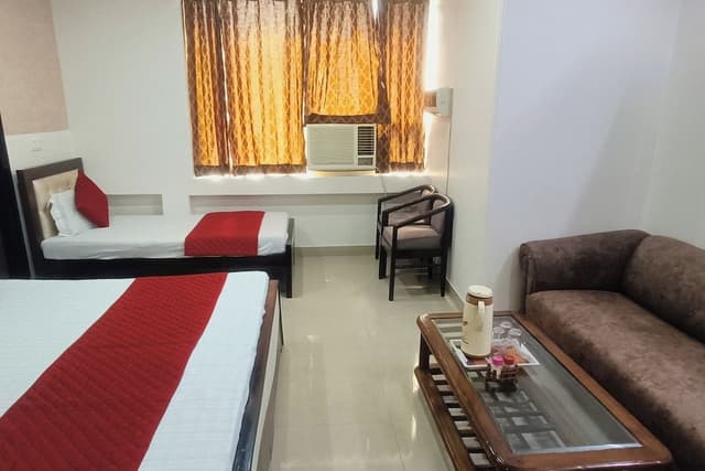 Classic Triple Room, City View