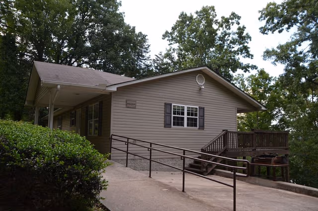 Comfort House, 4 Bedrooms, Lake View