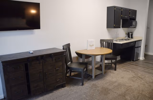 Lodge Suites, 1 King Bed, Lake View