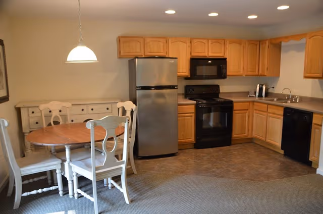 Holly Suites, 1 Bedroom Condo, King Bed
