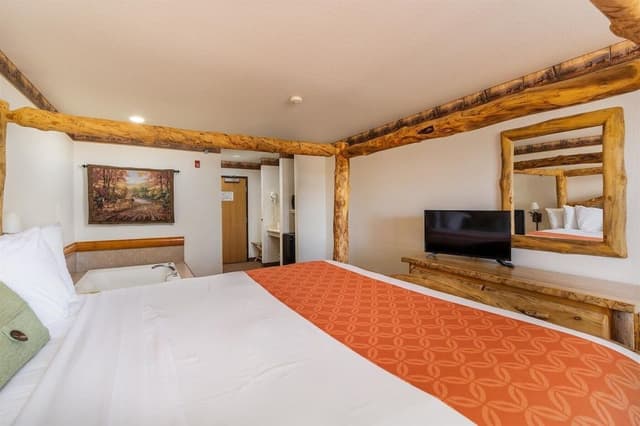 Standard Room, 1 King Bed, Hot Tub