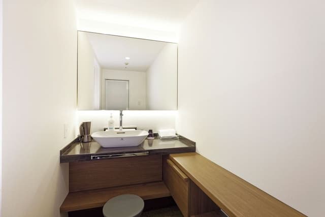 1 Bedroom Duplex Suite up to 4 Guests