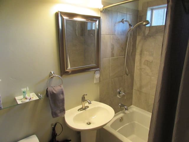 Evergreen Suite (Can Connect to Orcas View Suite)