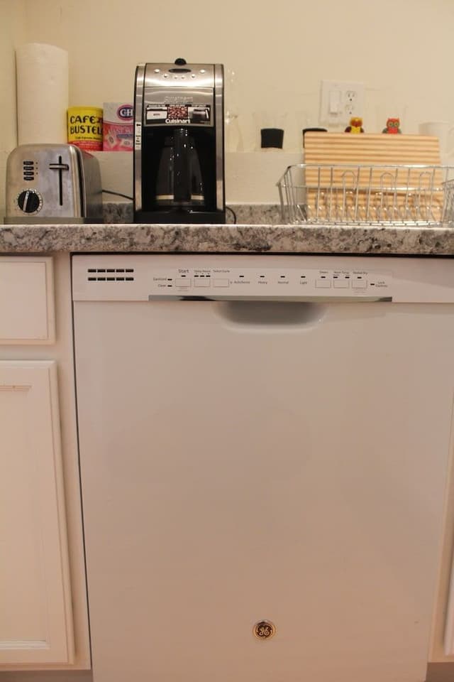 Premium Studio, 2 Queen Beds, Kitchenette, Laundry, Patio/BBQ
