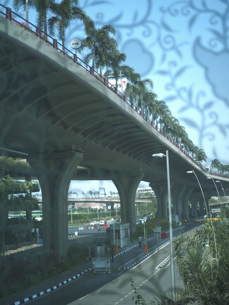 Niranta Airport Transit0