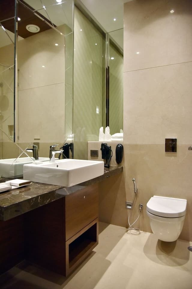 Comfort Queen Room