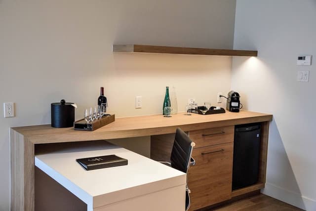 Junior Suite, 1 King Bed, Lake View