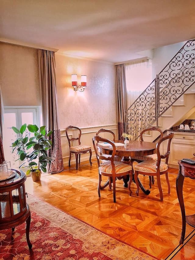 Luxury Suite, City View