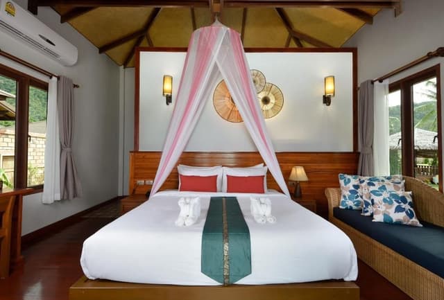 Deluxe Sea View Villa (Second row on beach)