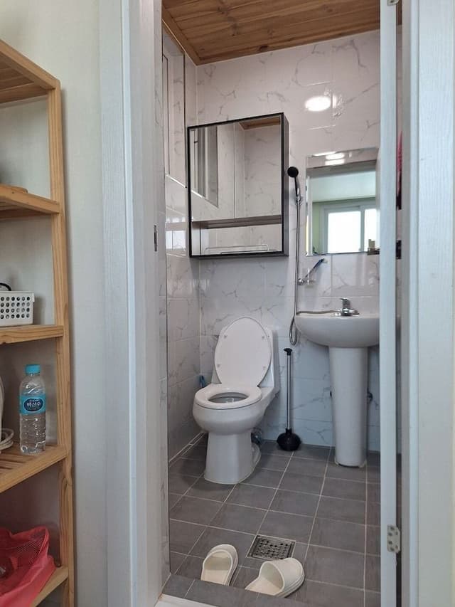 Shared Dormitory, Women only, Non Smoking
