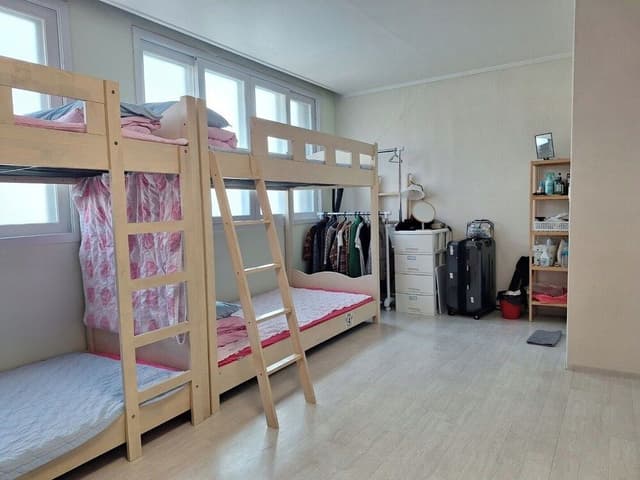 Shared Dormitory, Women only, Non Smoking