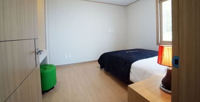 Panorama (Separate Bedroom)