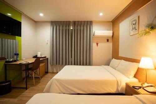 Deluxe Twin Room