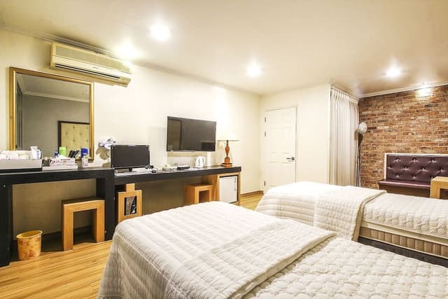 Business Twin Room
