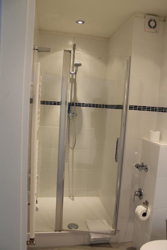 Superior Single Room, 1 Queen Bed, Courtyard View