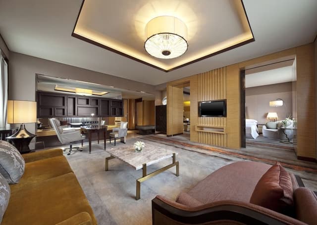 Suite, 1 King Bed, City View