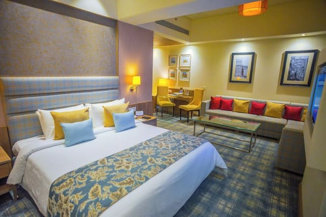 Executive Suite, 1 Double Bed, Bathtub