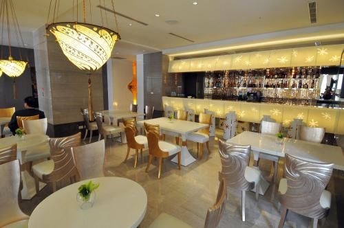 โรงแรม โมนาร์ช สกายไลน์ อินเตอร์เนชั่นแนล (Monarch Skyline International Hotel)2