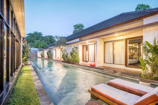 Lagoon Pool Access