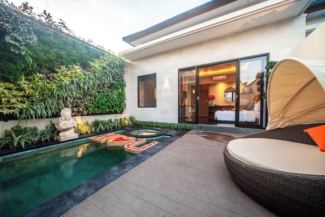 One Bedroom Private with Jacuzzi