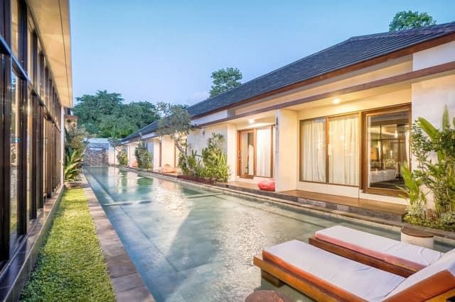 Lagoon Pool Access