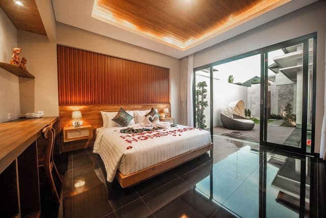 One Bedroom Private with Jacuzzi