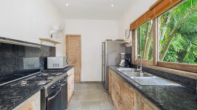 Family Villa, 5 Bedrooms (3 King & 4 Single Beds)