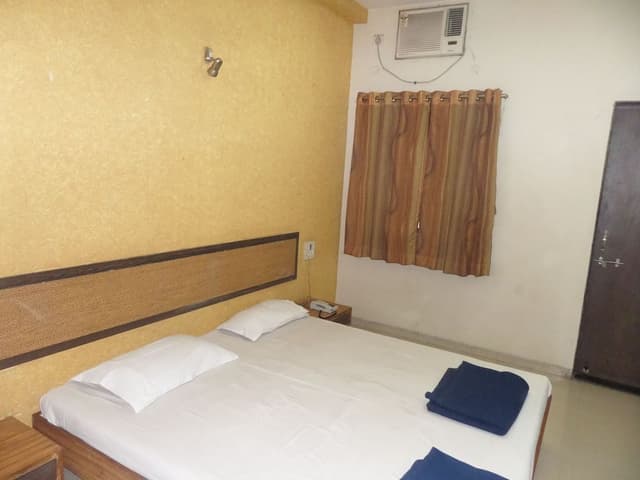 Deluxe Double Room, 1 Bedroom (AC)