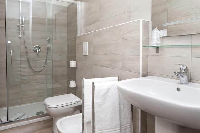 Family Studio (2 Adults + 2 Children)