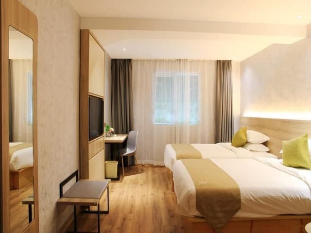 Twin Business Room